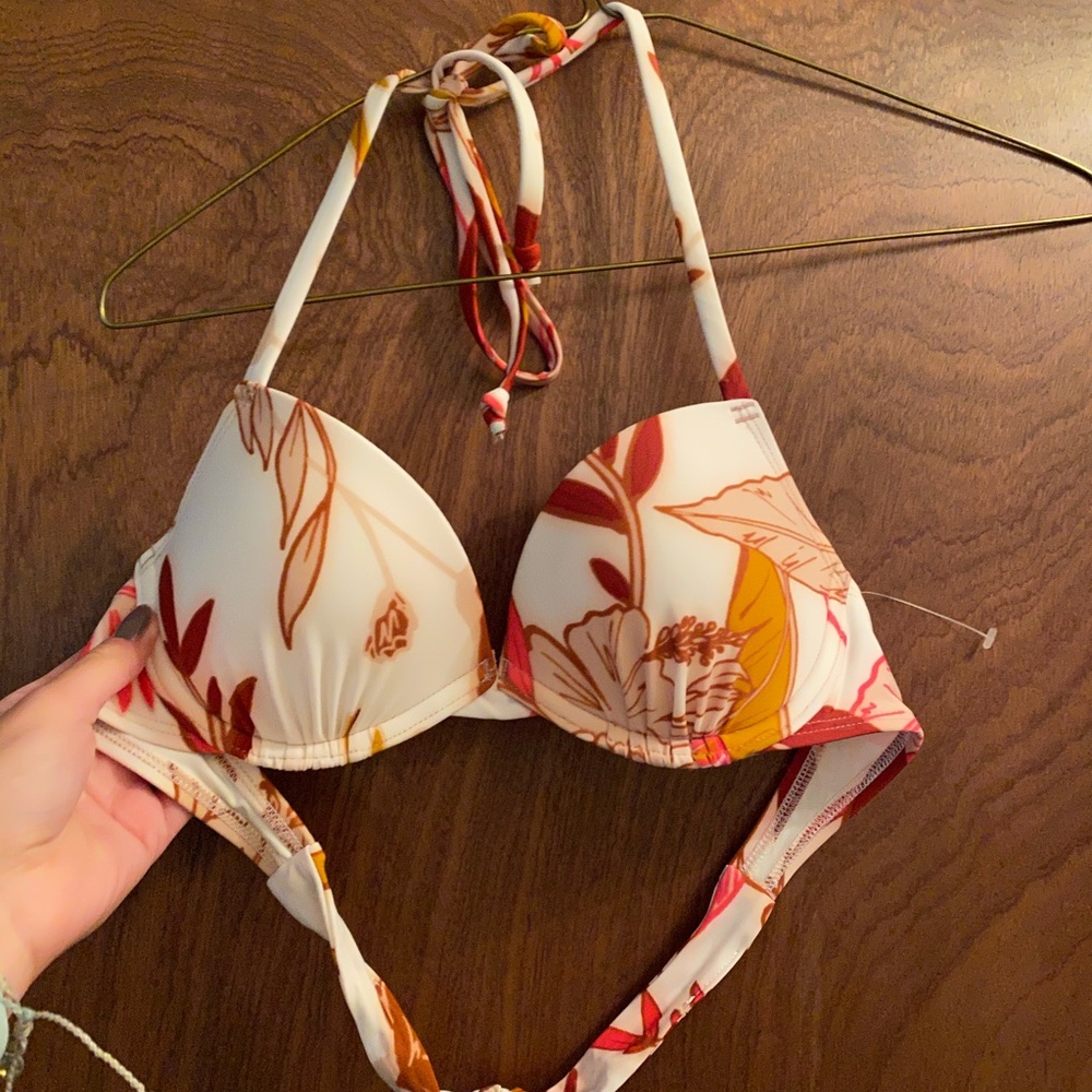 NWOT swimsuit top